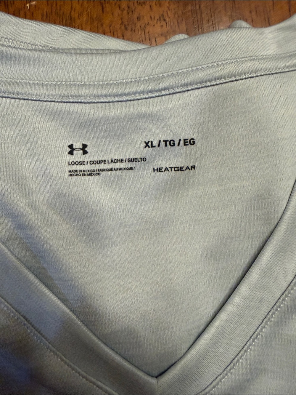 Under Armour HEATGEAR Women’s Loose V-Neck Shirt - Light Gray, XL